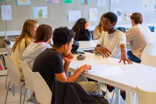 “Restore ambition”: in Tourcoing, Edhec students help middle school students with their homework