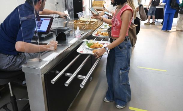 Certains restaurants universitaires du Crous sont ouverts l'été, parfois avec des horaires aménagés.
