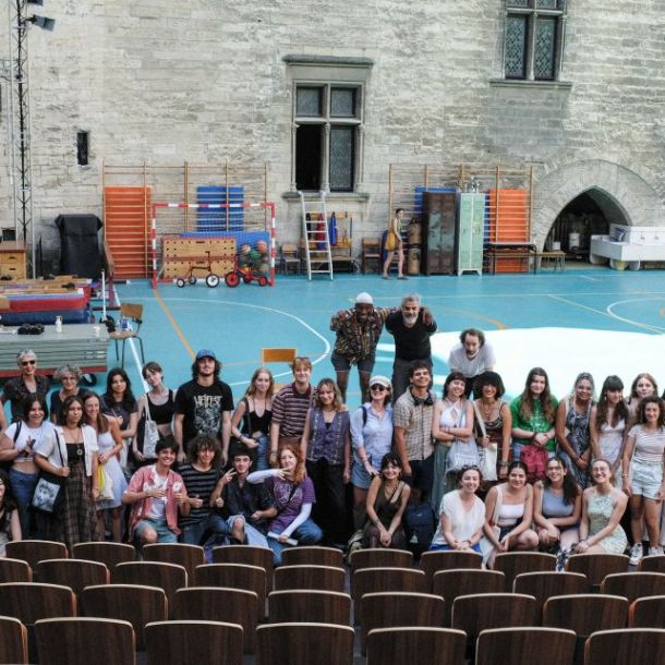 Une trentaine d'élèves du lycée Mistral a rencontré les comédiens de la pièce Welfare à l'occasion du festival d'Avignon.