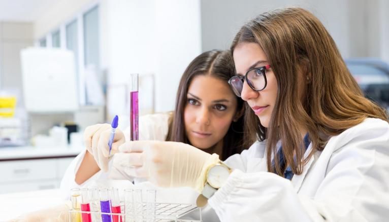 La recherche scientifique compte seulement 28% de femmes françaises, contre 33% au sein de l'Union européenne.