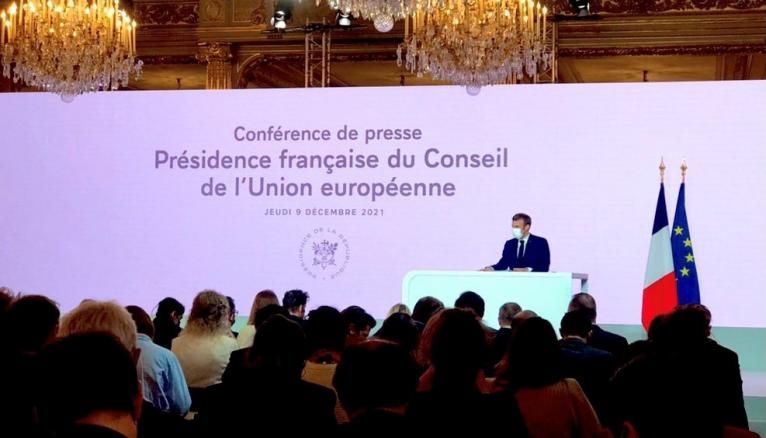 Emmanuel Macron lors de sa conférence de presse pour présenter les enjeux de la présidence française de l'UE, le 9 décembre 2021.
