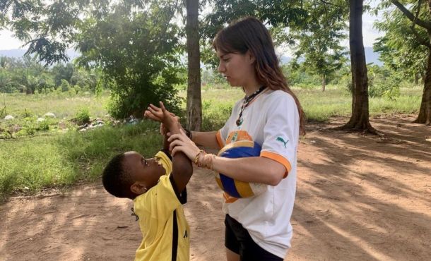 Clara Mulas en service civique au Togo
