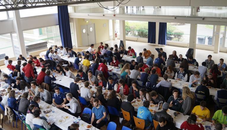 300 élèves des 5 Ecoles Centrales se sont réunis les 12 et 13 avril 2015 sur le campus francilien.