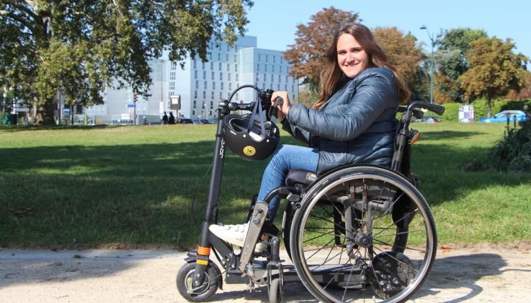 Le fauteuil non motorisé adapté à une trottinette conçu par la start-up de Charlotte a déjà été utilisé par 500 personnes.