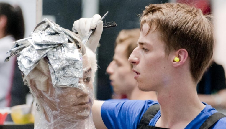 La coiffure aux Olympiades des Métiers, à Leipzig en Allemagne // © WorldSkillsFrance.
