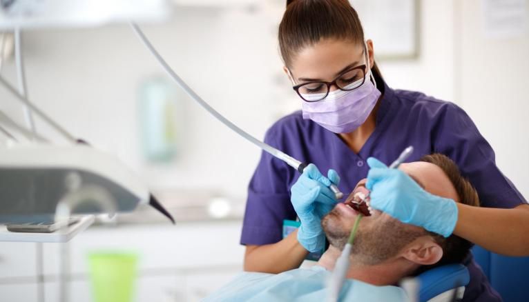 Selon une enquête de l'UNECD, les futurs dentistes demandent notamment davantage une​ liberté d’installation​.