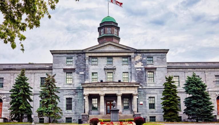 La prestigieuse université anglophone McGill à Montréal.