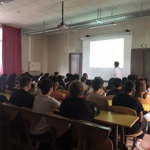 Le chef du département informatique de l'IUT de Créteil-Vitry, Eric Delechelle, a ainsi donné le ton de l'année universitaire, ce mardi 5 septembre, aux 90 nouveaux étudiants du BUT informatique.