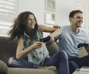 Couple : Jouer aux jeux vidéo ensemble serait le secret du bonheur