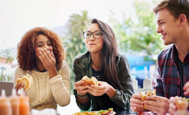 Sais-tu où commander ces hamburgers ?