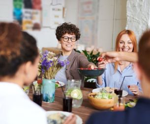 Les petites cantines : des cantines solidaires où cuisiner et partager