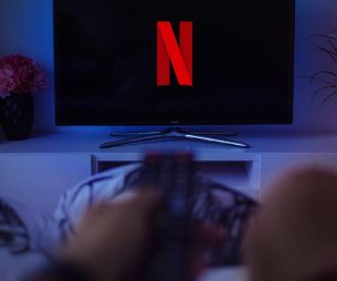 Besoin de te détendre ? Voici le Top 5 des films français drôles à revoir sur Netflix