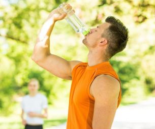 5 astuces pour se motiver à boire plus d'eau cet été