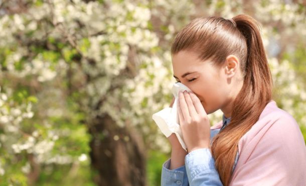 Allergies au pollen : 5 astuces naturelles pour les soulager - L ...