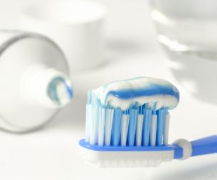 Dentifrice : 5 façons de l'utiliser autrement