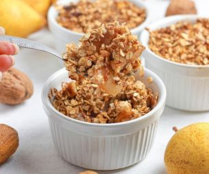 Food : 3 recettes de crumbles aux fruits pour garder le moral ce week-end