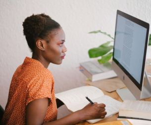 Etudes : Comment rester au top même en suivant ses cours à distance ?