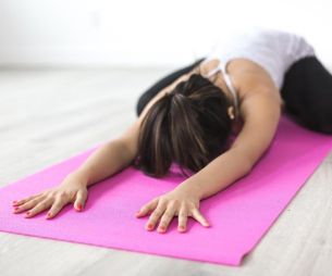 Règles : 5 postures de yoga qui soulagent les douleurs menstruelles