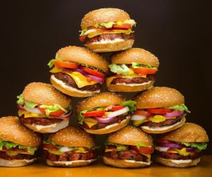 4 recettes de burgers faciles et pas chères pour des soirées entre potes