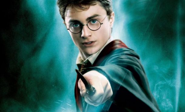 Quiz - Sauras-tu deviner quels acteurs d'Harry Potter se cachent derrière ces photos ?